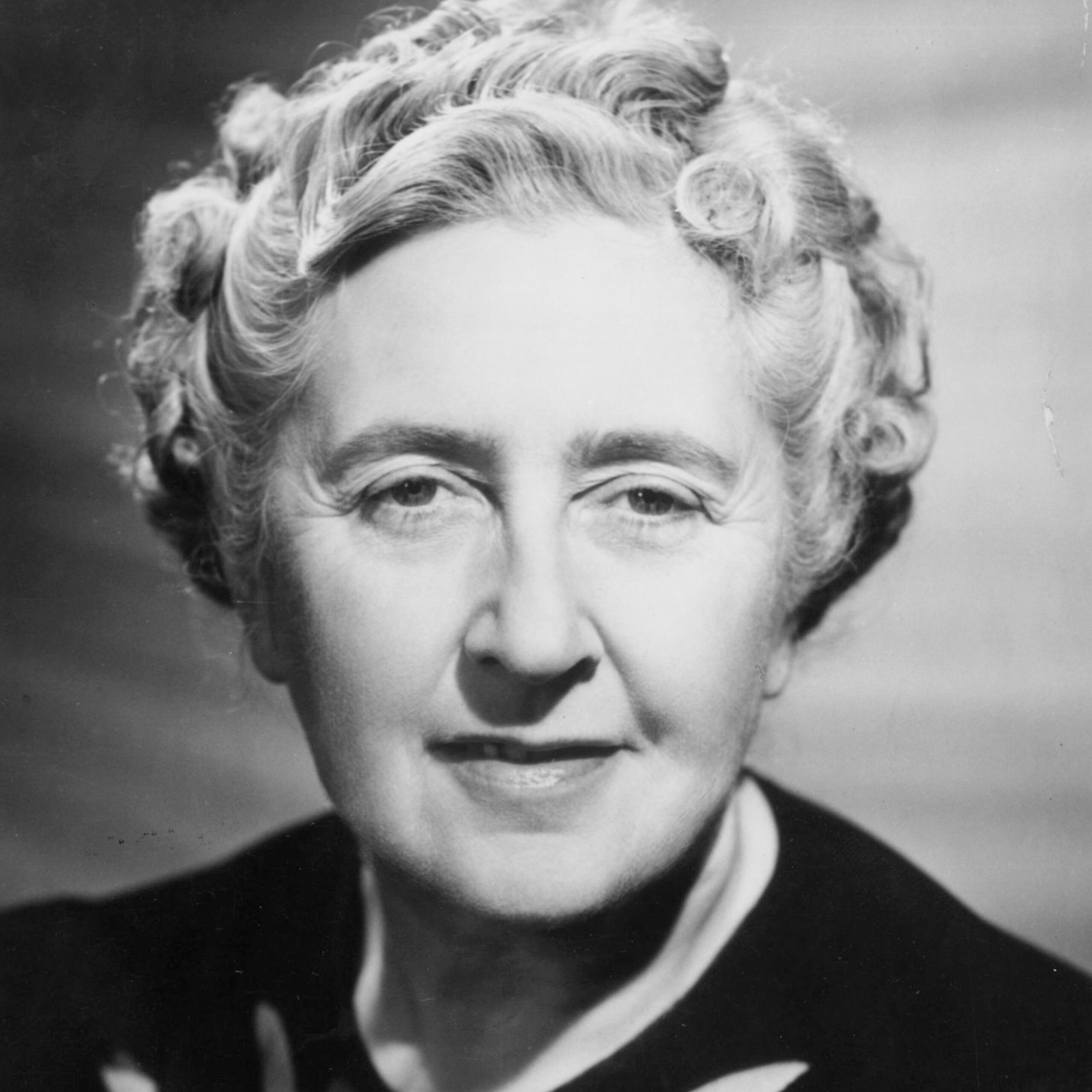 biographies of agatha christie